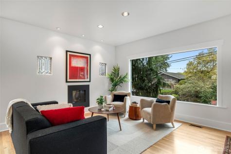 2621 2nd Avenue N Seattle WA 98109