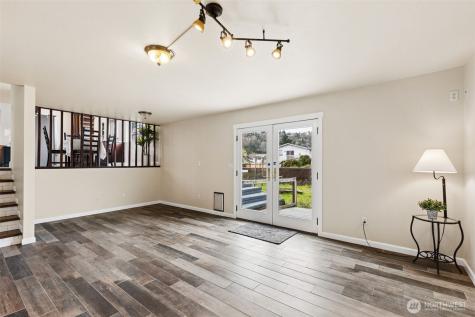 214 10th Avenue N Algona WA 98001