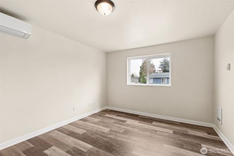 214 10th Avenue N Algona WA 98001