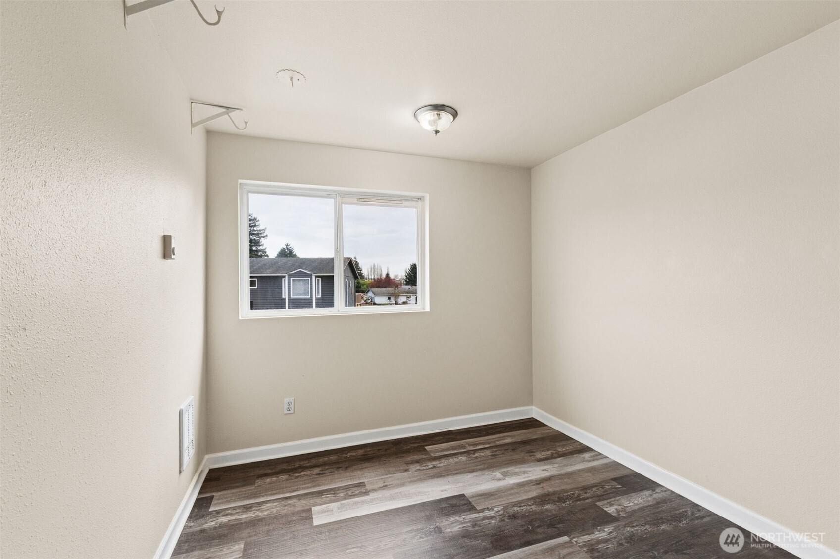 214 10th Avenue N Algona WA 98001