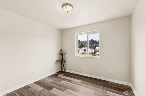 214 10th Avenue N Algona WA 98001