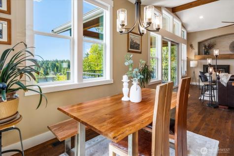 17722 E Lake Desire Drive SE Renton WA 98058