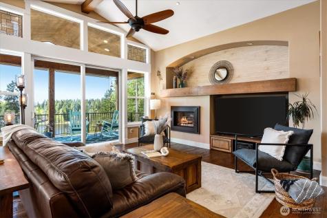 17722 E Lake Desire Drive SE Renton WA 98058