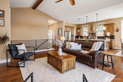 17722 E Lake Desire Drive SE Renton WA 98058