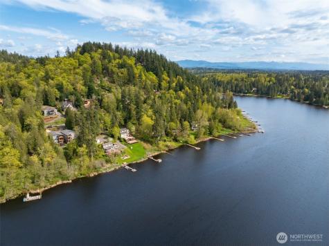 17722 E Lake Desire Drive SE Renton WA 98058