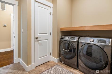 17722 E Lake Desire Drive SE Renton WA 98058