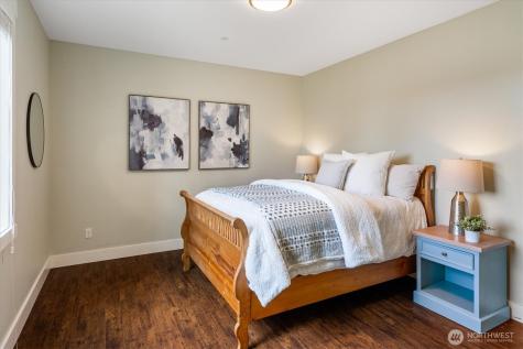 17722 E Lake Desire Drive SE Renton WA 98058