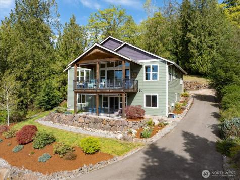 17722 E Lake Desire Drive SE Renton WA 98058