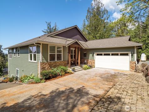 17722 E Lake Desire Drive SE Renton WA 98058