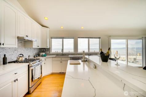 2585 West Beach Road Oak Harbor WA 98277