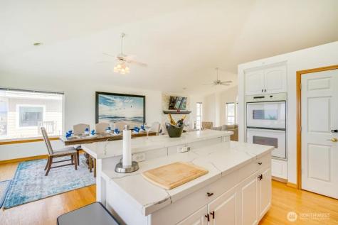 2585 West Beach Road Oak Harbor WA 98277