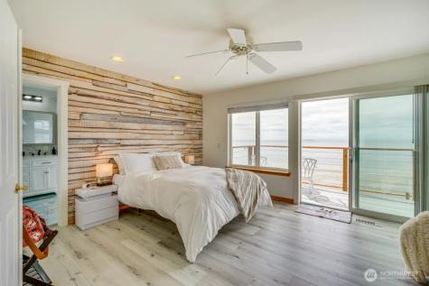 2585 West Beach Road Oak Harbor WA 98277