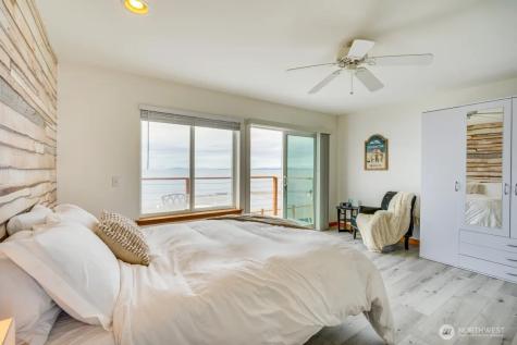 2585 West Beach Road Oak Harbor WA 98277
