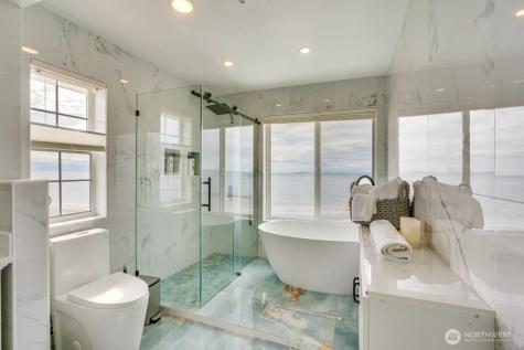 2585 West Beach Road Oak Harbor WA 98277