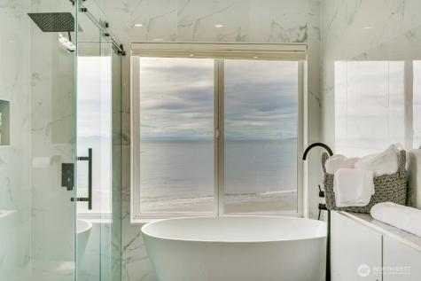 2585 West Beach Road Oak Harbor WA 98277