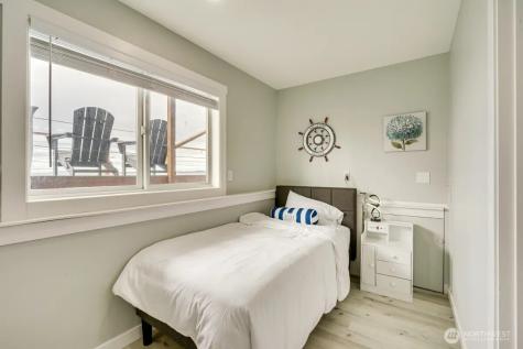 2585 West Beach Road Oak Harbor WA 98277