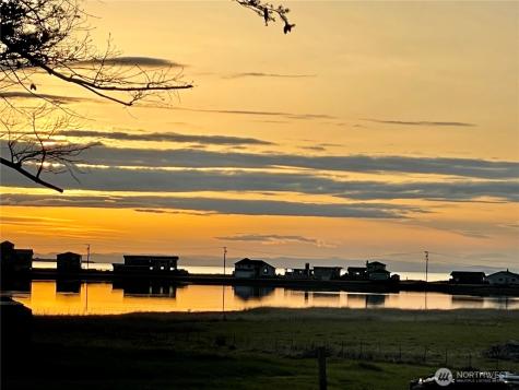 2585 West Beach Road Oak Harbor WA 98277