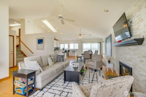 2585 West Beach Road Oak Harbor WA 98277