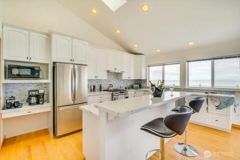 2585 West Beach Road Oak Harbor WA 98277