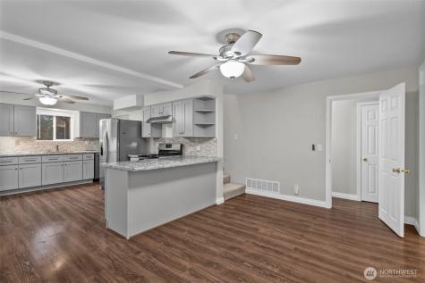 9901 59th Avenue Court E Puyallup WA 98373