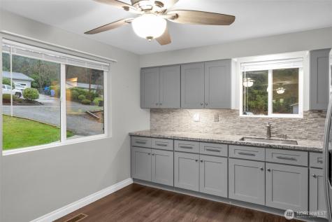 9901 59th Avenue Court E Puyallup WA 98373