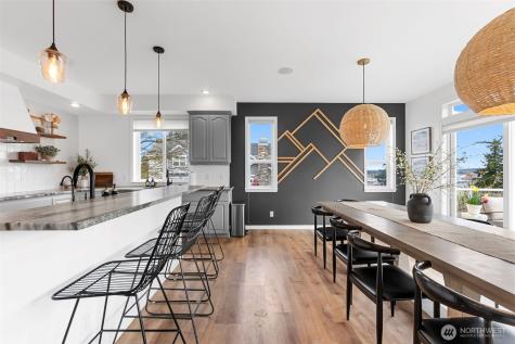 2411 SW Freund Street Oak Harbor WA 98277
