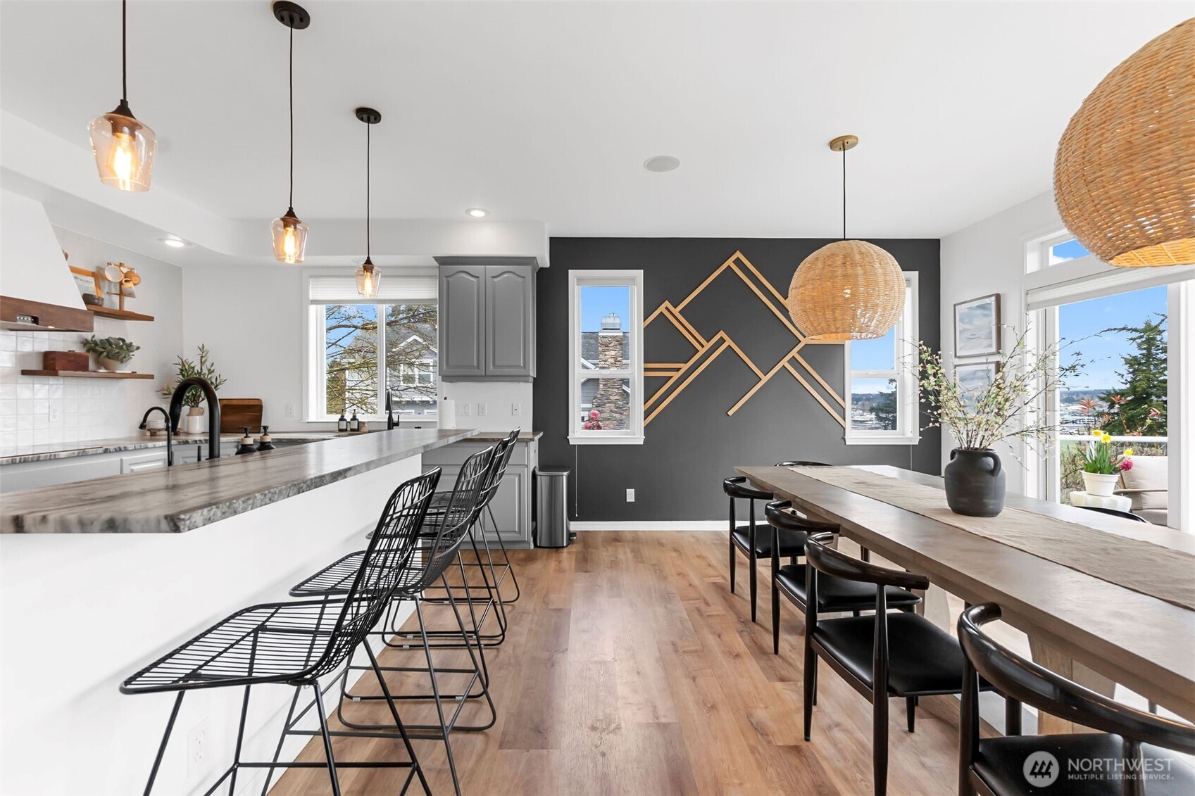2411 SW Freund Street Oak Harbor WA 98277
