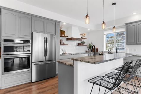 2411 SW Freund Street Oak Harbor WA 98277