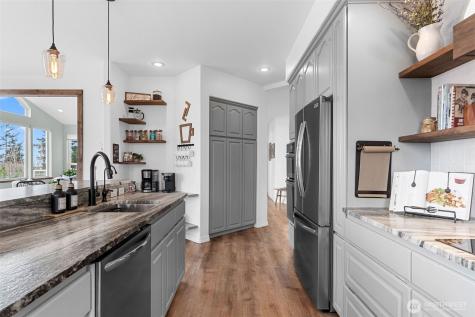 2411 SW Freund Street Oak Harbor WA 98277