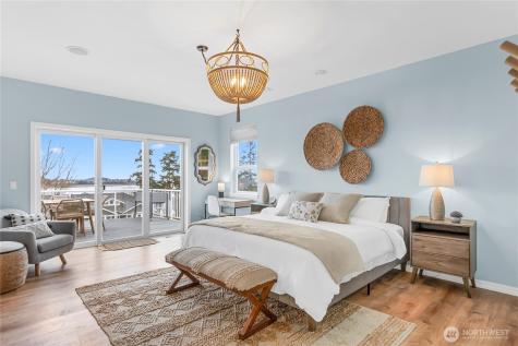 2411 SW Freund Street Oak Harbor WA 98277