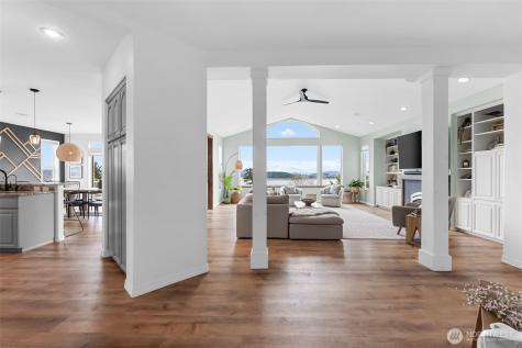 2411 SW Freund Street Oak Harbor WA 98277