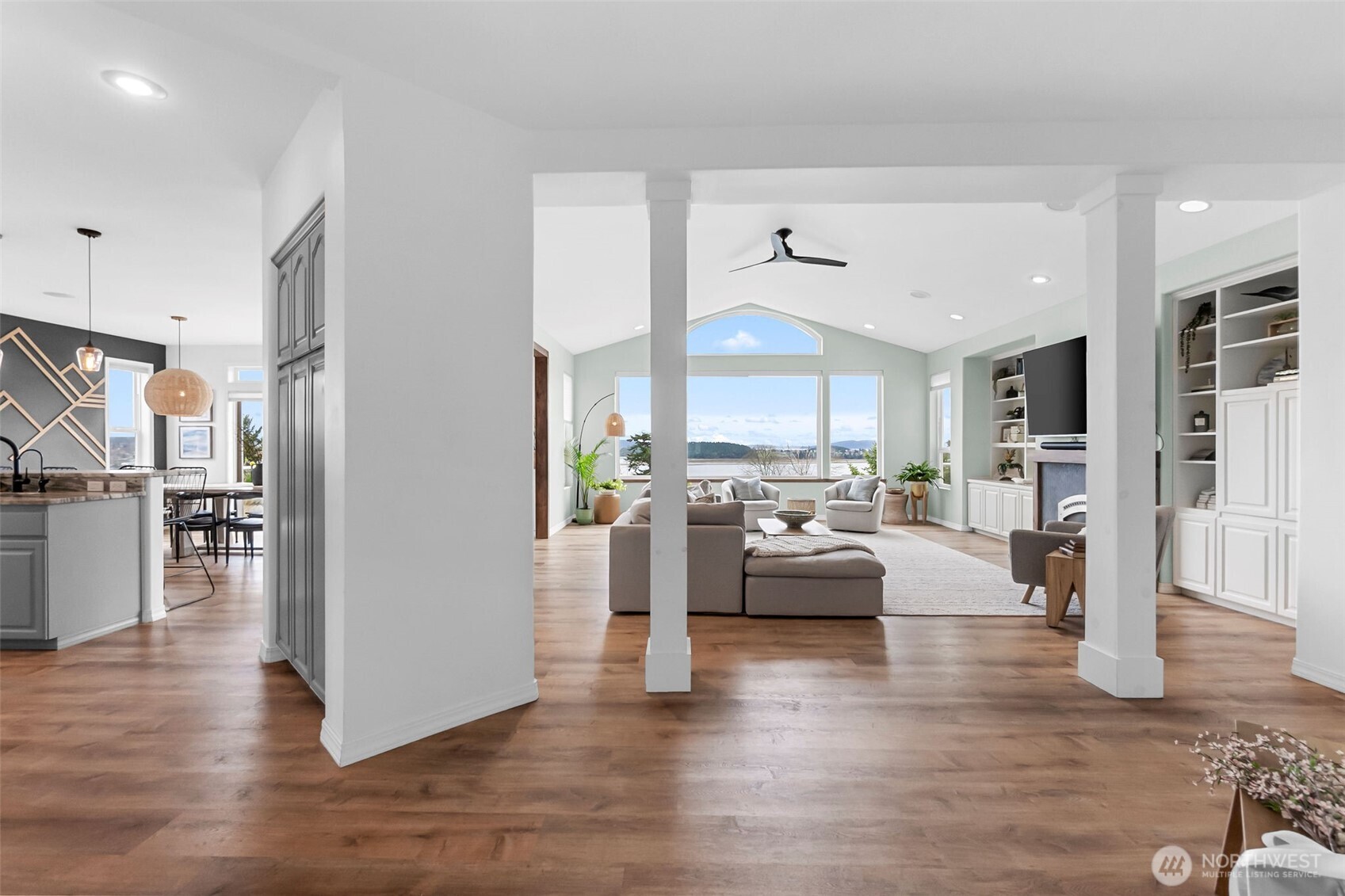 2411 SW Freund Street Oak Harbor WA 98277