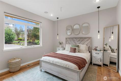 2411 SW Freund Street Oak Harbor WA 98277