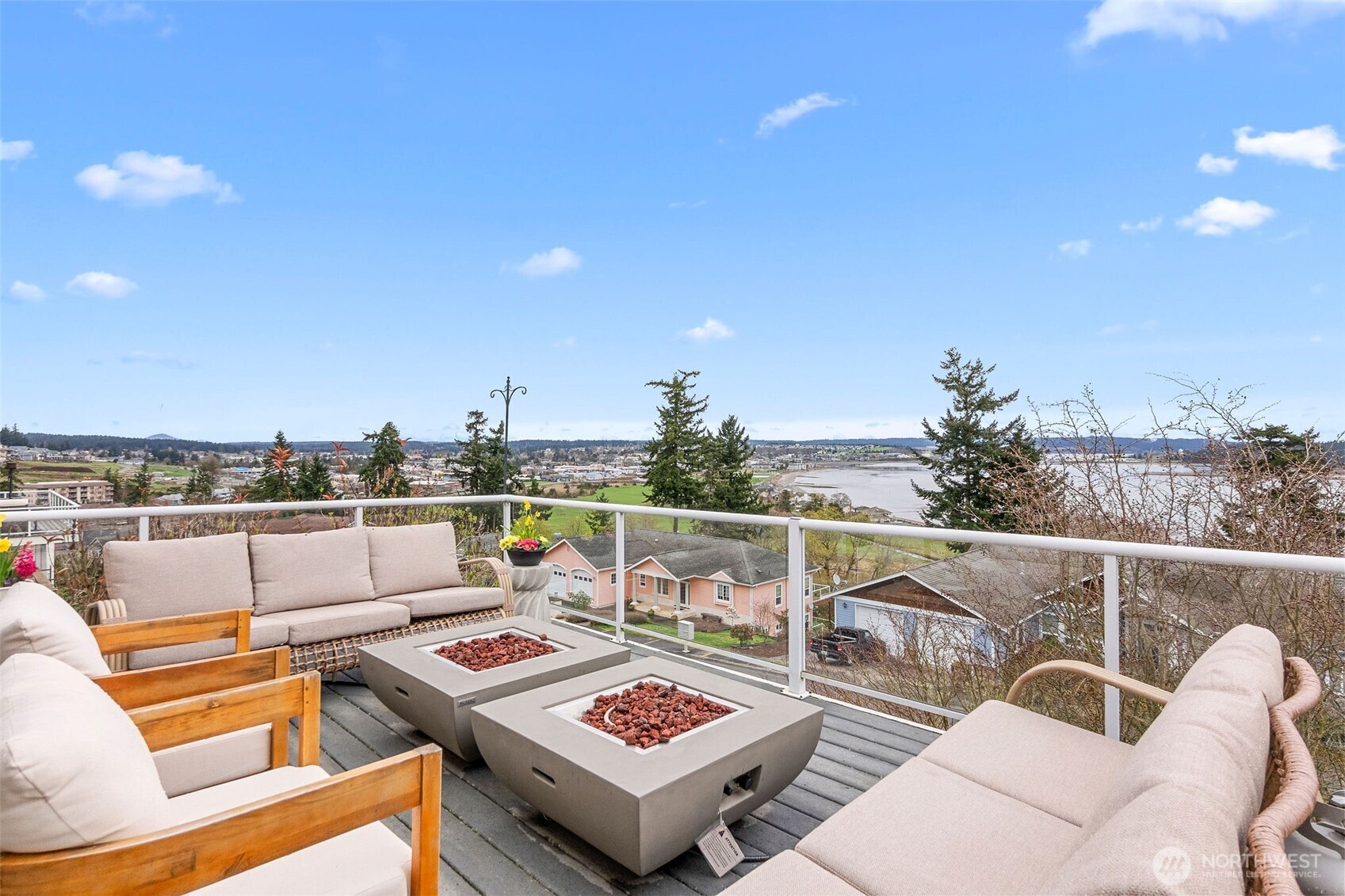 2411 SW Freund Street Oak Harbor WA 98277