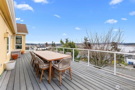 2411 SW Freund Street Oak Harbor WA 98277
