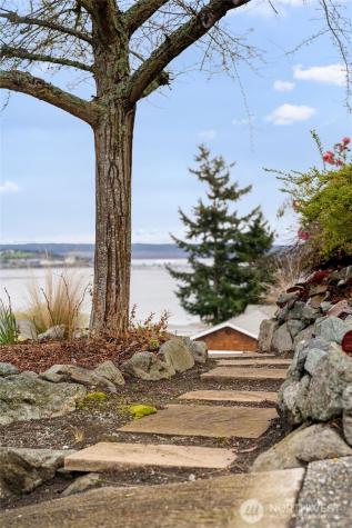2411 SW Freund Street Oak Harbor WA 98277