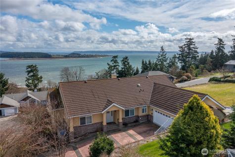2411 SW Freund Street Oak Harbor WA 98277