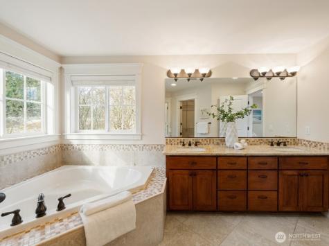 8718 NE 134th Street Kirkland WA 98034