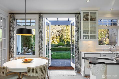 9400 Vineyard Crest Bellevue WA 98004