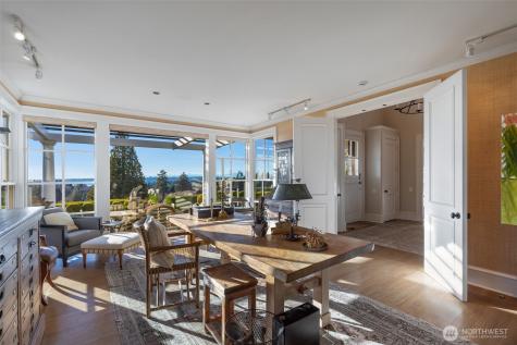 9400 Vineyard Crest Bellevue WA 98004