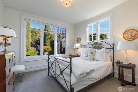 9400 Vineyard Crest Bellevue WA 98004