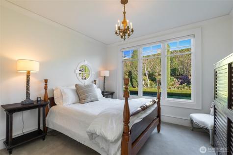 9400 Vineyard Crest Bellevue WA 98004