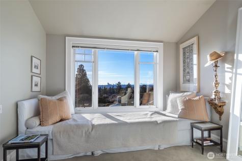 9400 Vineyard Crest Bellevue WA 98004