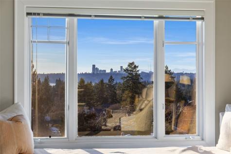 9400 Vineyard Crest Bellevue WA 98004