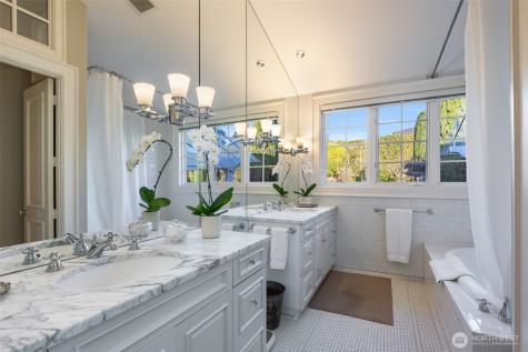 9400 Vineyard Crest Bellevue WA 98004