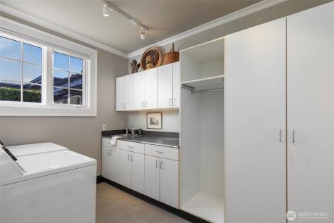 9400 Vineyard Crest Bellevue WA 98004