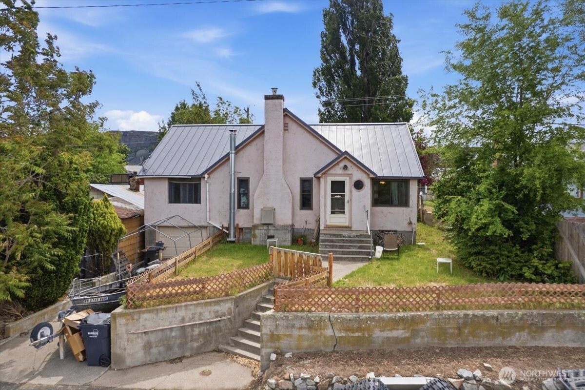 118 Coulee Boulevard Electric City WA 99123