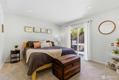 25681 NE School House Place Kingston WA 98346