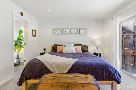 25681 NE School House Place Kingston WA 98346
