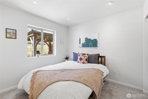 25681 NE School House Place Kingston WA 98346